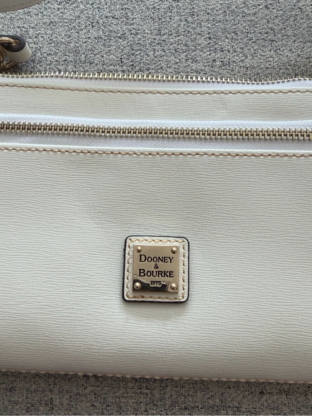 Dooney & Bourke white Leather Crossbody Wristlet with Gold Hardware - Picture 2 of 6